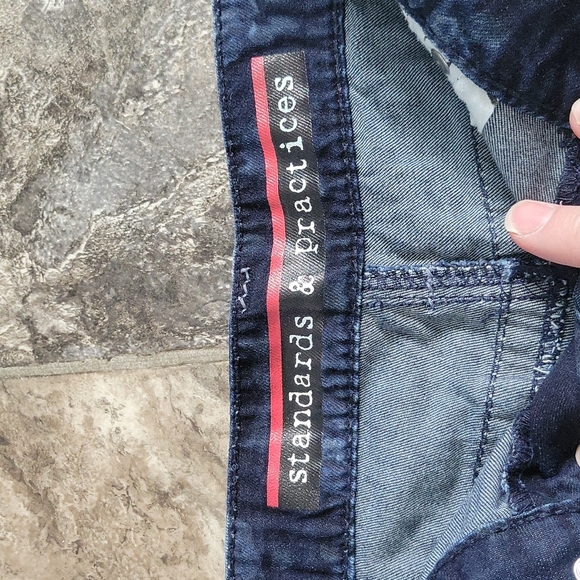 Cute floral shorts sz 27 - Picture 3 of 5